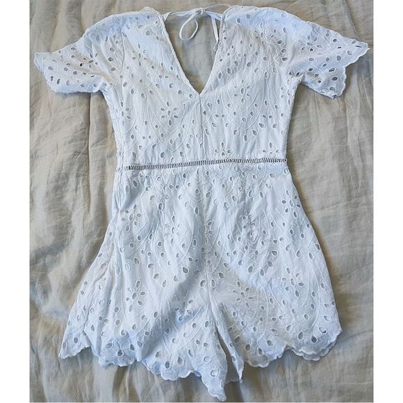 Abercrombie & Fitch White Eyelet Tie-Back Romper - Picture 5 of 11